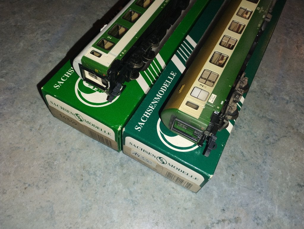 2 voitures UIC-Y 70 Sachssenmodelle Tillig PKP DR, Hobby & Loisirs créatifs, Neuf, Autres marques, Enlèvement ou Envoi, Wagon