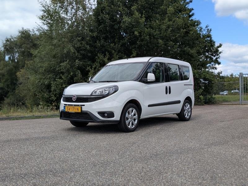 Bedrijfsauto, FIAT, Doblò 1.4 T-Jet CNG Easy, 2018, Autos, Neuf, Alarme, Entreprise, Boîte manuelle