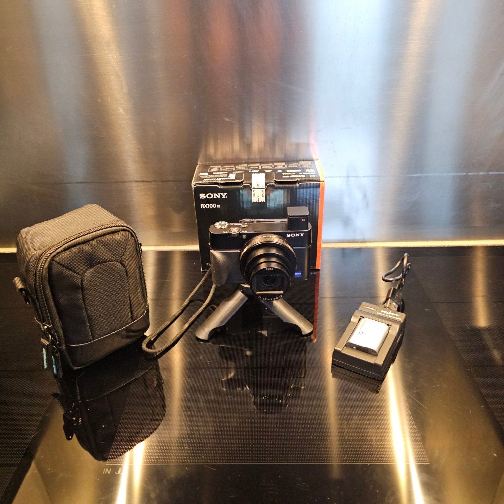 Sony RX100 VII – zo goed als nieuw + accessoires, Ophalen, Accu, Zo goed als nieuw, Compactcamera