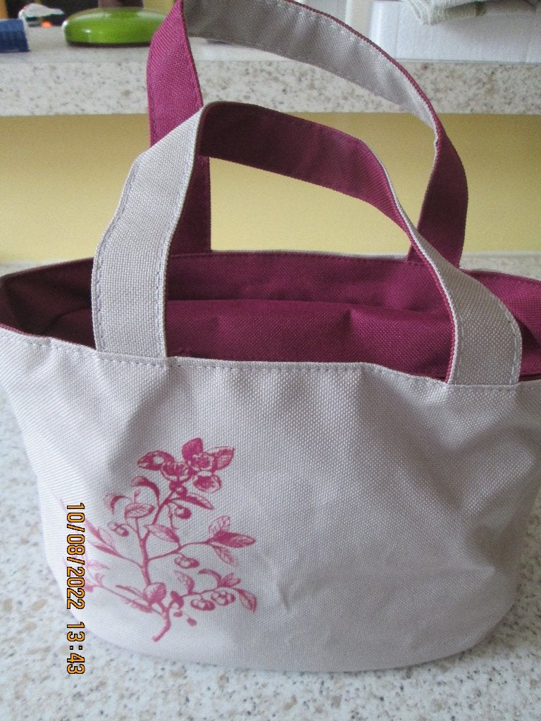 Trousse de toilette avec petites fleurs discrètes., Bijoux, Sacs & Beauté, Enlèvement, Neuf, Beige, Homme ou Femme