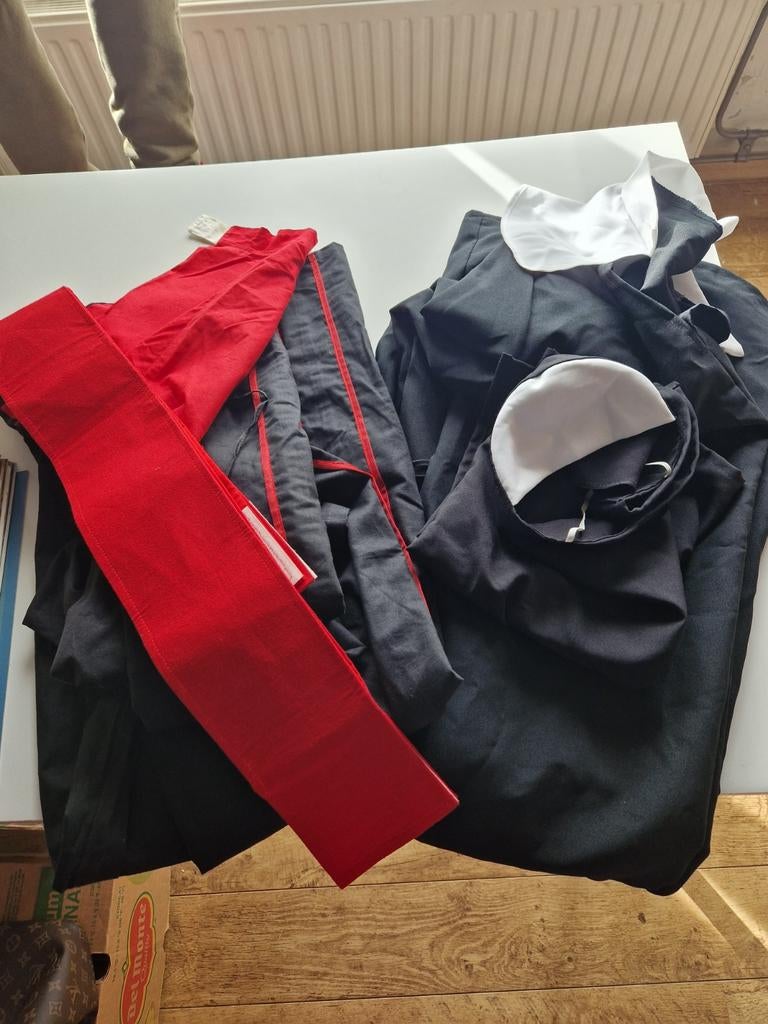 Nonnen en bischopkleed ( verkleedpak), Ophalen of Verzenden