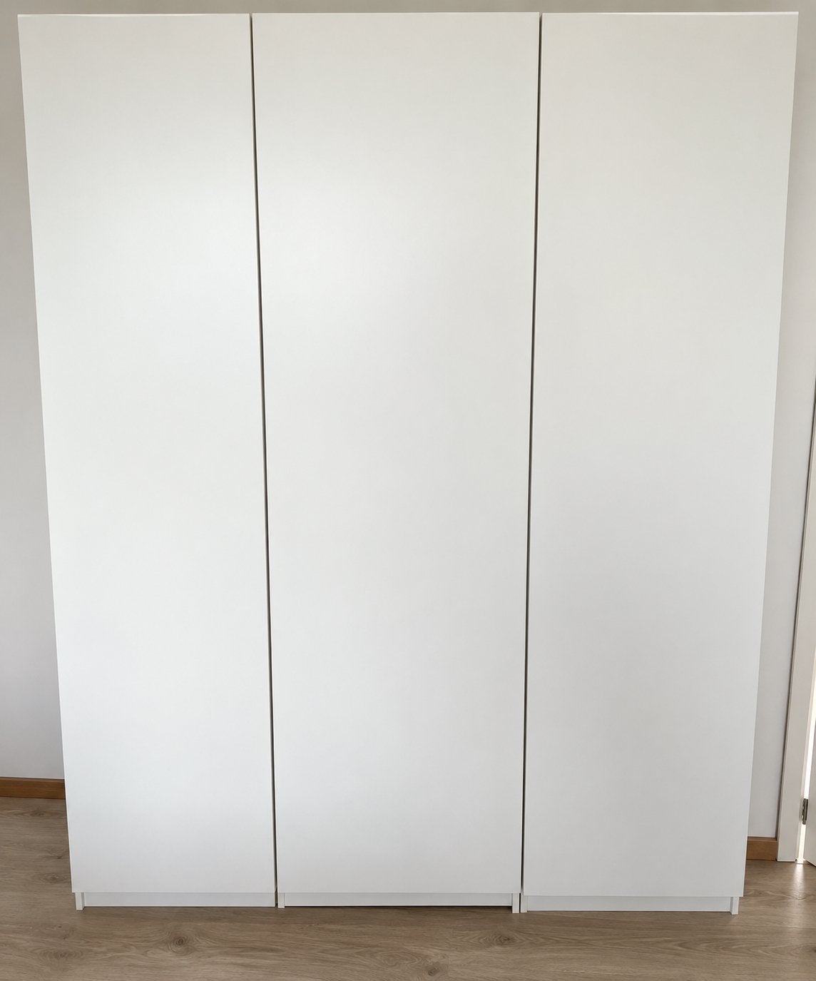 IKEA kledingkast, drie deuren, Ophalen, Zo goed als nieuw