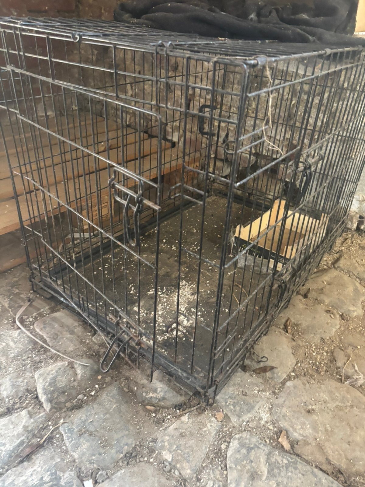 Cage a chien, Ophalen, Zo goed als nieuw