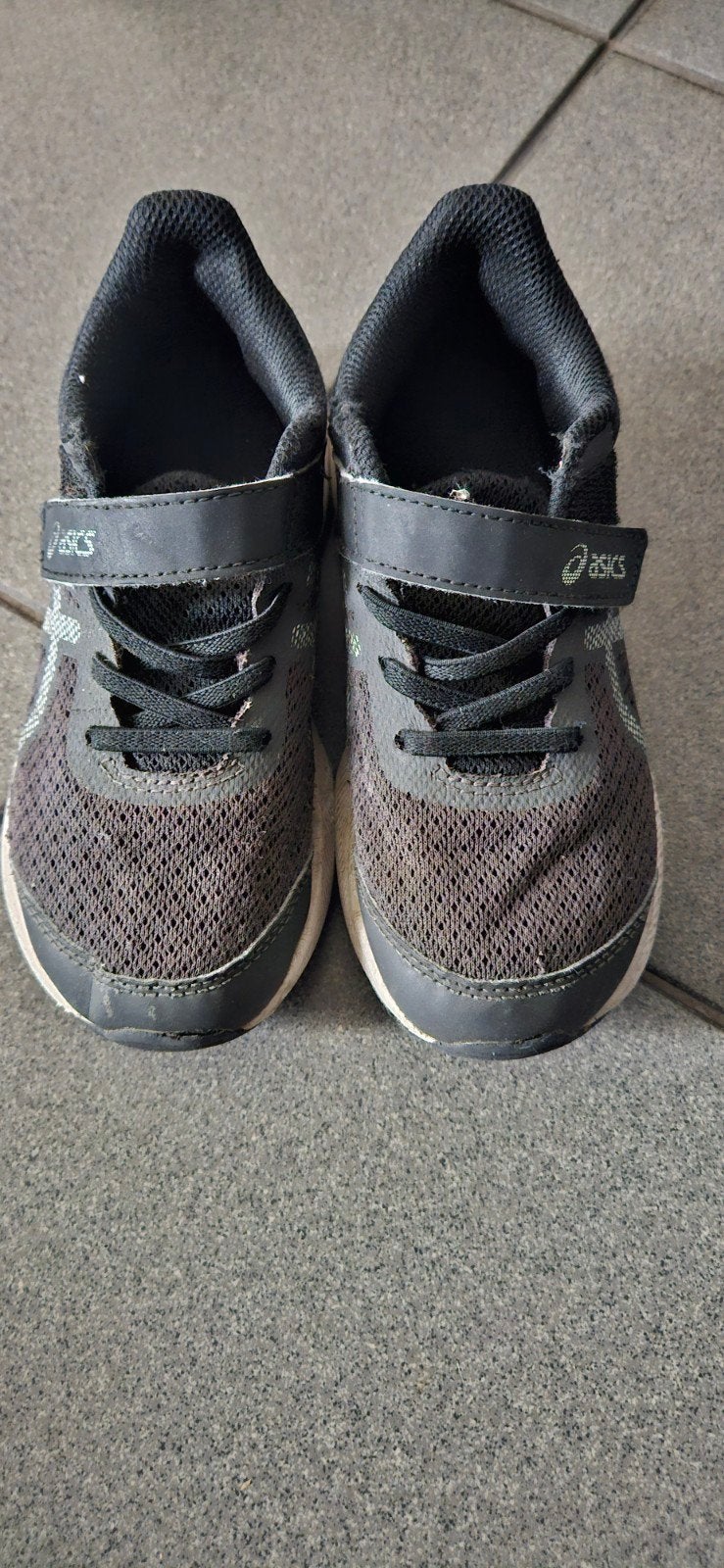 Adidas schoenen maat 30 in zeer goede staat, Sport en Fitness, Loopsport en Atletiek, Ophalen, Adidas