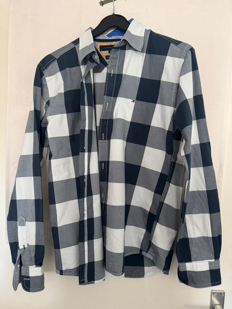 Hemd Tommy Hilfiger medium, Kleding | Heren, Overhemden, Ophalen of Verzenden, Zo goed als nieuw