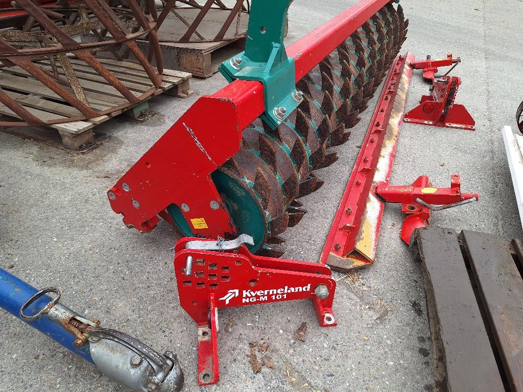 pakkerwals en egalisatieplaat 3mtr Kverneland (NG-M 101), Articles professionnels, Machines & Construction | Jardin, Parc & Sylviculture