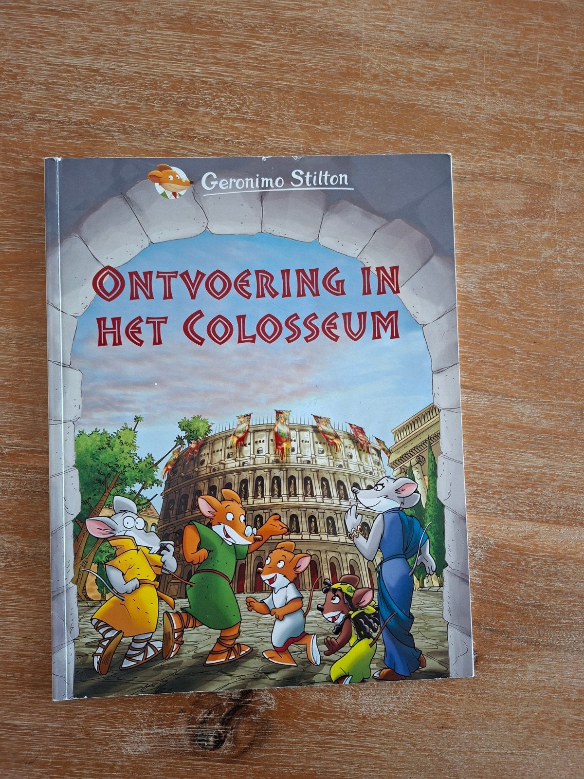Strip Boek - Ontvoering in het Colosseum, Ophalen of Verzenden, Zo goed als nieuw, Geronimo Stilton