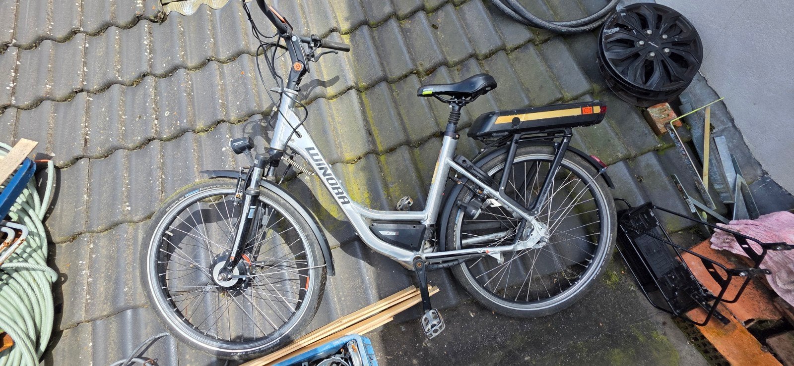 2 elektrische fietsen zonder batterij en lader, Ophalen