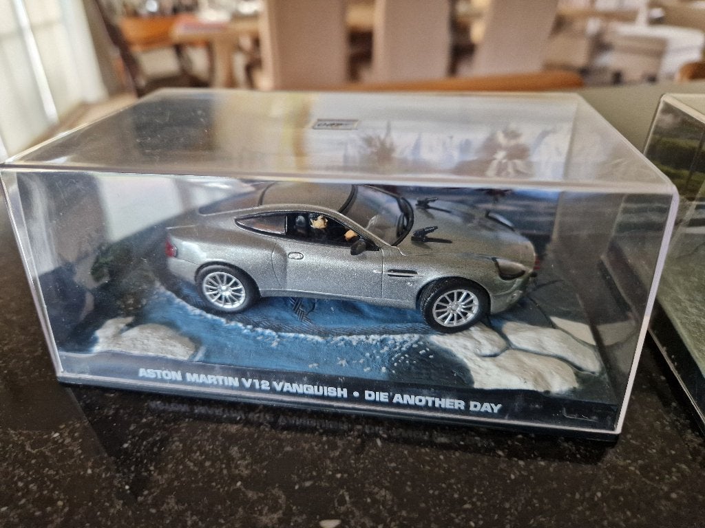 James Bond Collector's cars Goldeneye / Die another day, Verzamelen, Ophalen of Verzenden, Nieuw, Film, Beeldje, Replica of Model