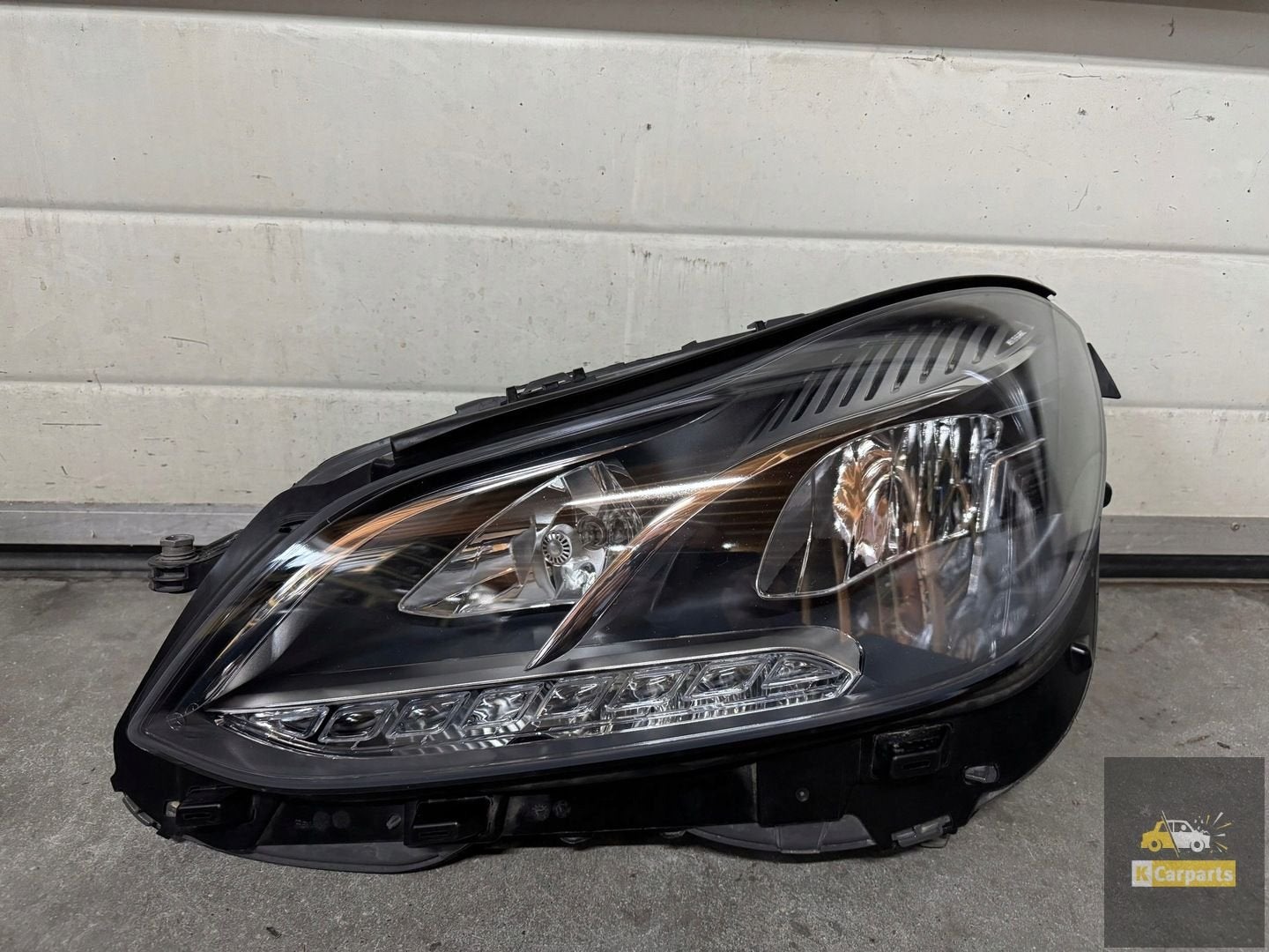 A2128201739, Mercedes Classe E W212 LED HAUTE PERFORMANCE fe, Mercedes-Benz AG, Mercedes-Benz, Utilisé, Mercedesstrasse 120
70372  Stuttgart, DE