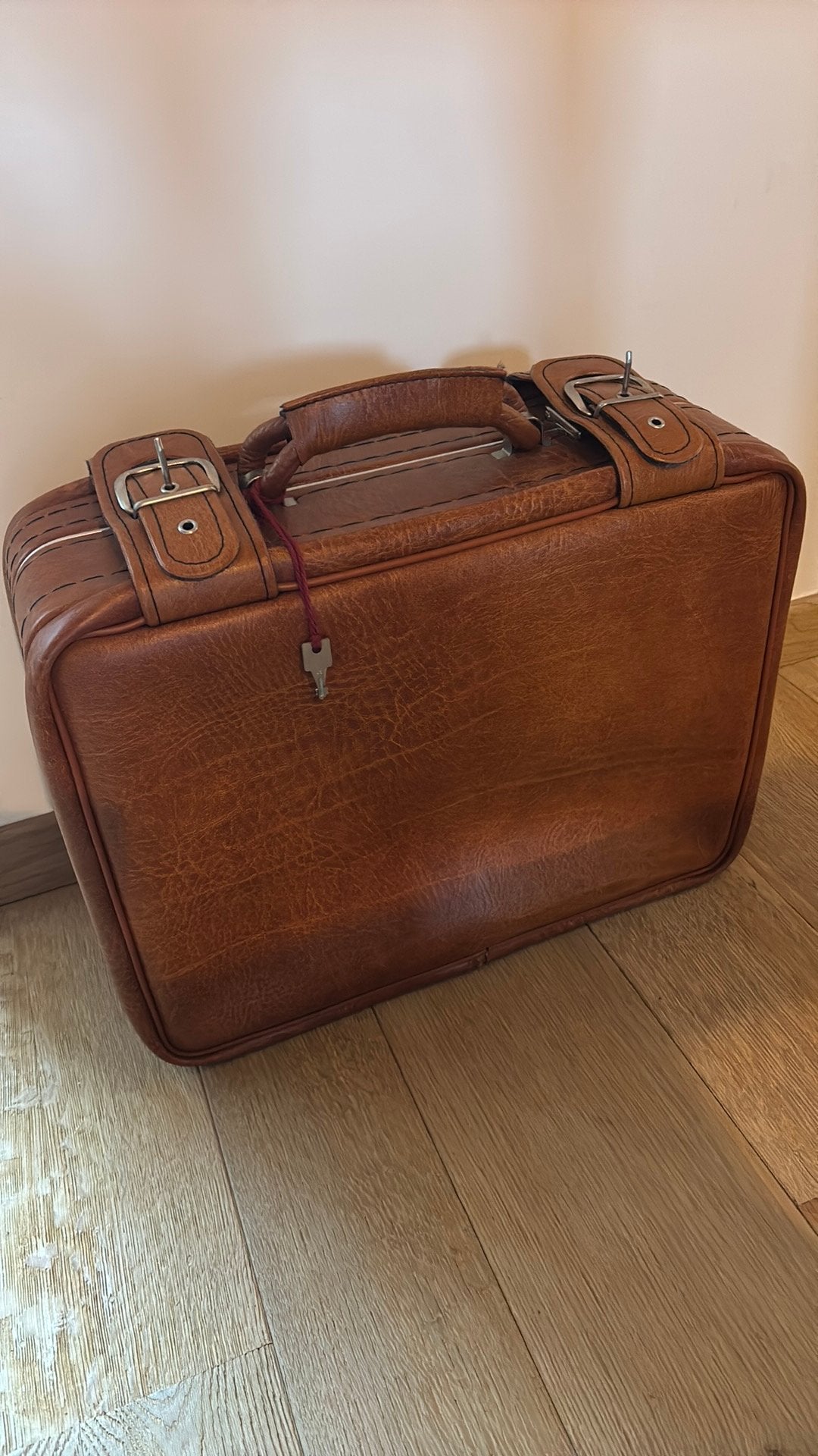Nieuw vintage koffer bruin met sleuteltje - retro reiskoffee, Ophalen