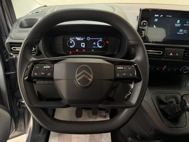 Citroen Berlingo 1.2i M FEEL **11.964km!!** LED|PDC|CARPLAY|, Auto's, Citroën, 4 deurs, Monovolume, 1199 cc, https://public.car-pass.be/vhr/27209aba-7bc1-4c25-b6cb-7dfa73b252c8