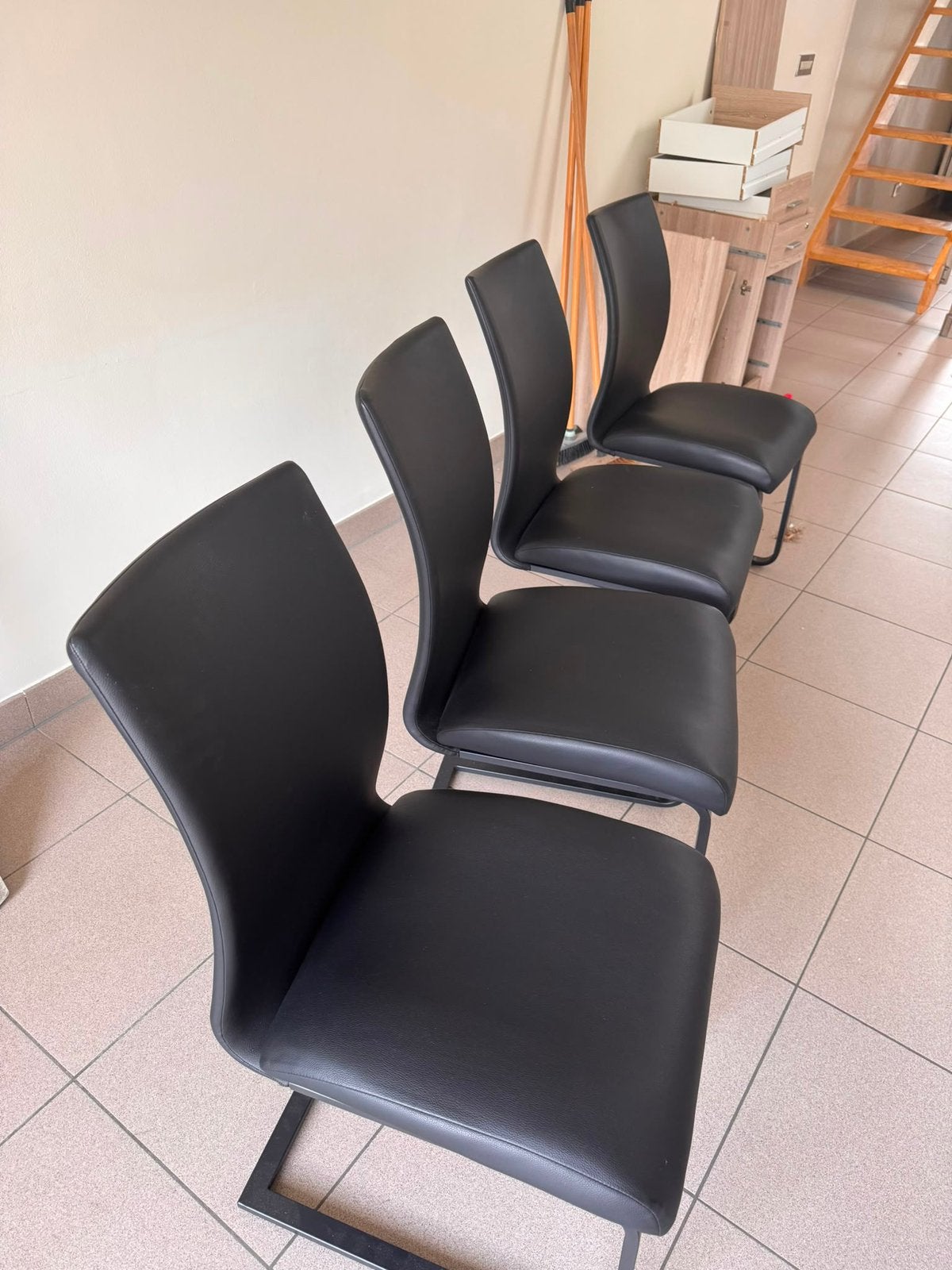 Mooie zwarte stoelen te koop, Huis en Inrichting, Ophalen, Zo goed als nieuw
