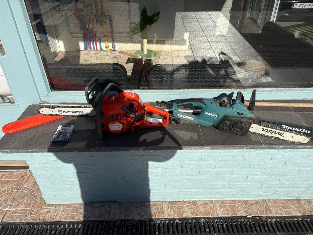 Kettingzaag SET Husqvarna 130 + Makita + accessoires, Ophalen, Zo goed als nieuw, Kettingzaag