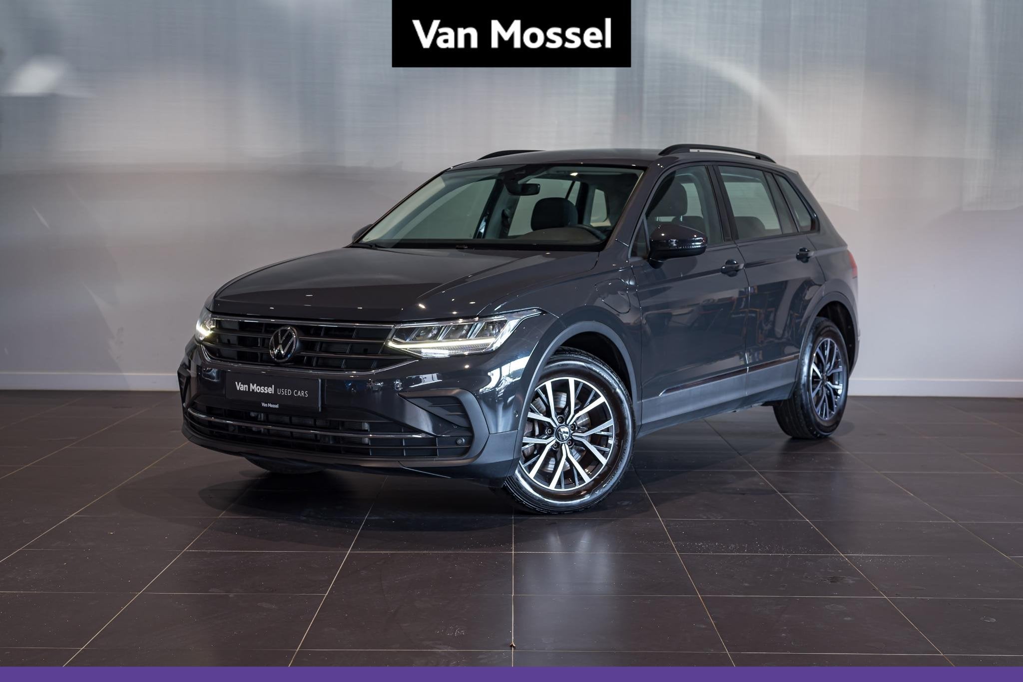 Volkswagen Tiguan 1.4 eHybrid OPF DSG Life | PDC V+A | Carpl, Auto's, 245 pk, Stof, 2000 kg, 127 g/km