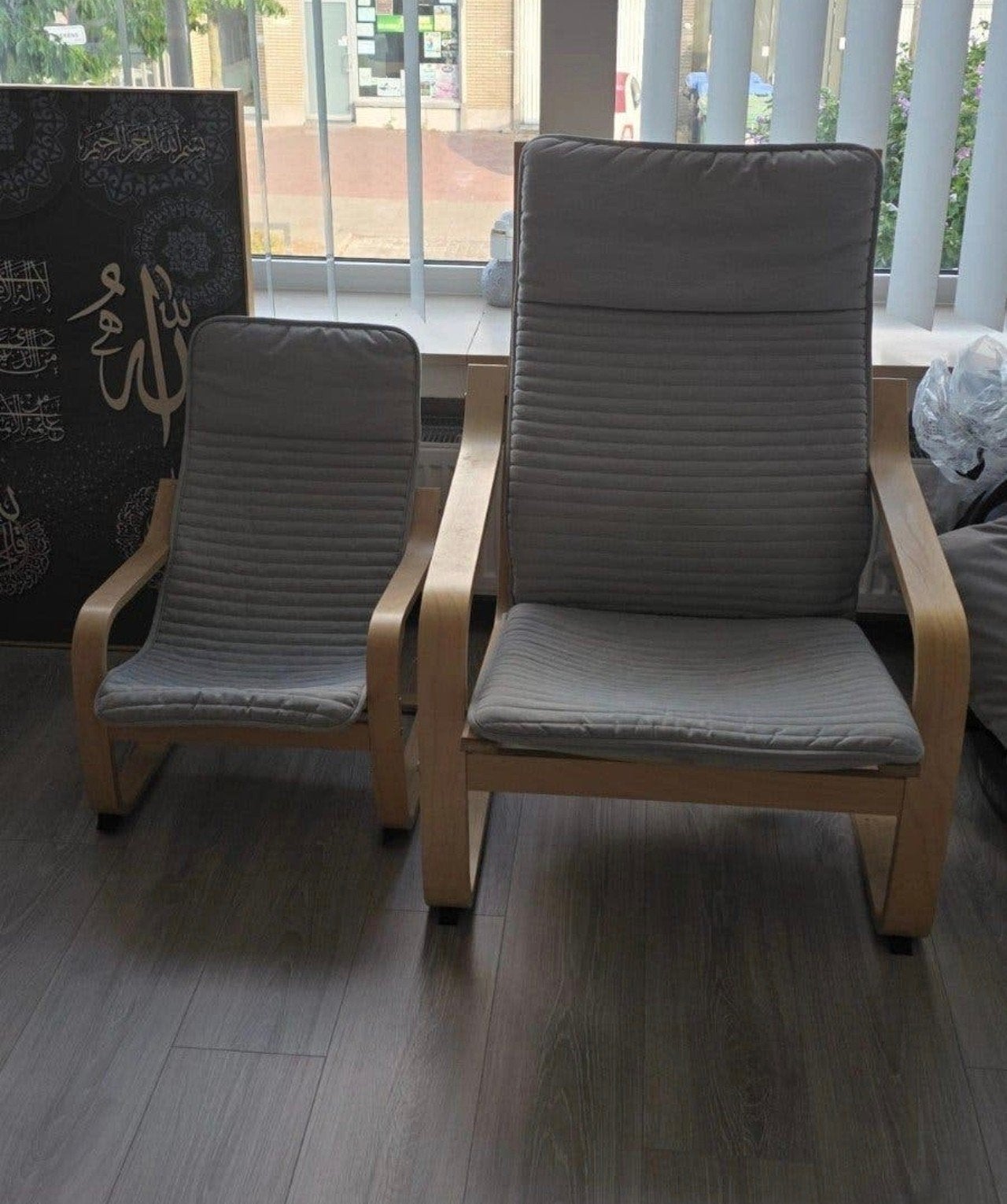 2 ikea stoelen 1 voor volwassenen en 1 voor klein kinderen, Huis en Inrichting, Ophalen