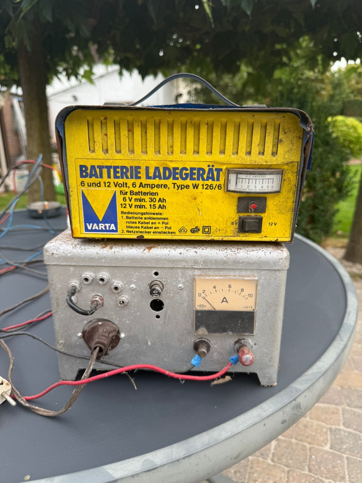 Oude acculader/ batterijlader, Ophalen of Verzenden, Gebruikt