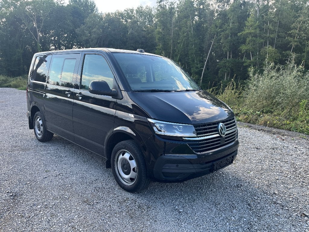 TRANSPORTER T6.1 5ZITPL L1 DSG 150PK 2024 slechts 42.406 KM, Auto's, 4 cilinders, Volkswagen, 2500 kg, Zwart