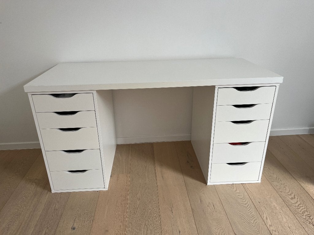 Bureau Ikea wit met ladeblokken, Huis en Inrichting, Bureaus, Ophalen, Scandinavisch, Met lades, Zo goed als nieuw