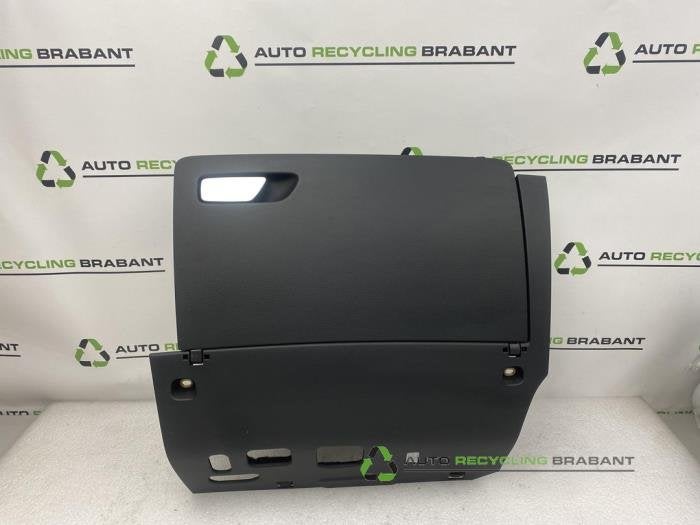 Boîte à gants d'un Audi A3, -, 3 mois de garantie, Utilisé, -