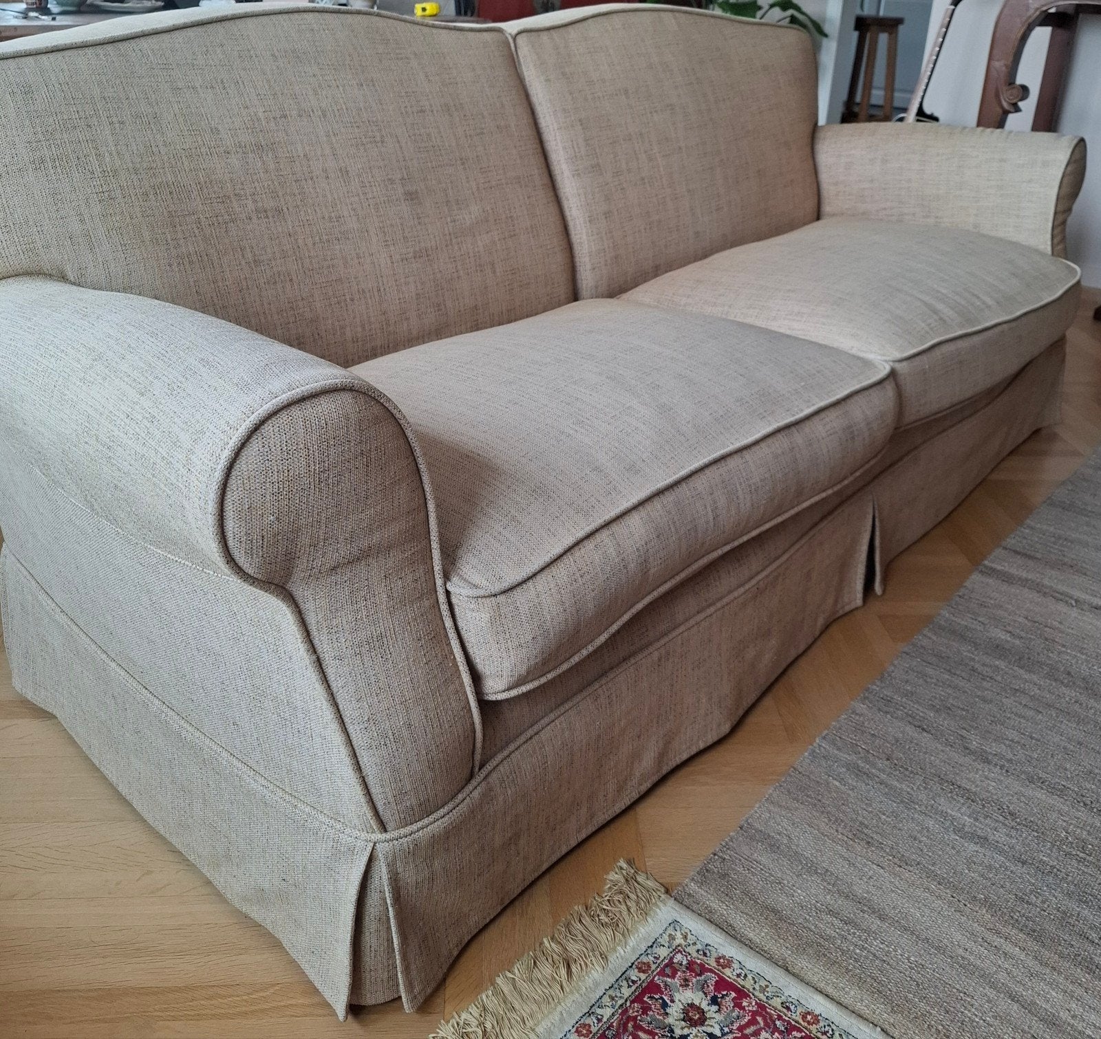 Ruime kwaliteitszetel – zandkleurige duurzame stof, Ophalen, Hout