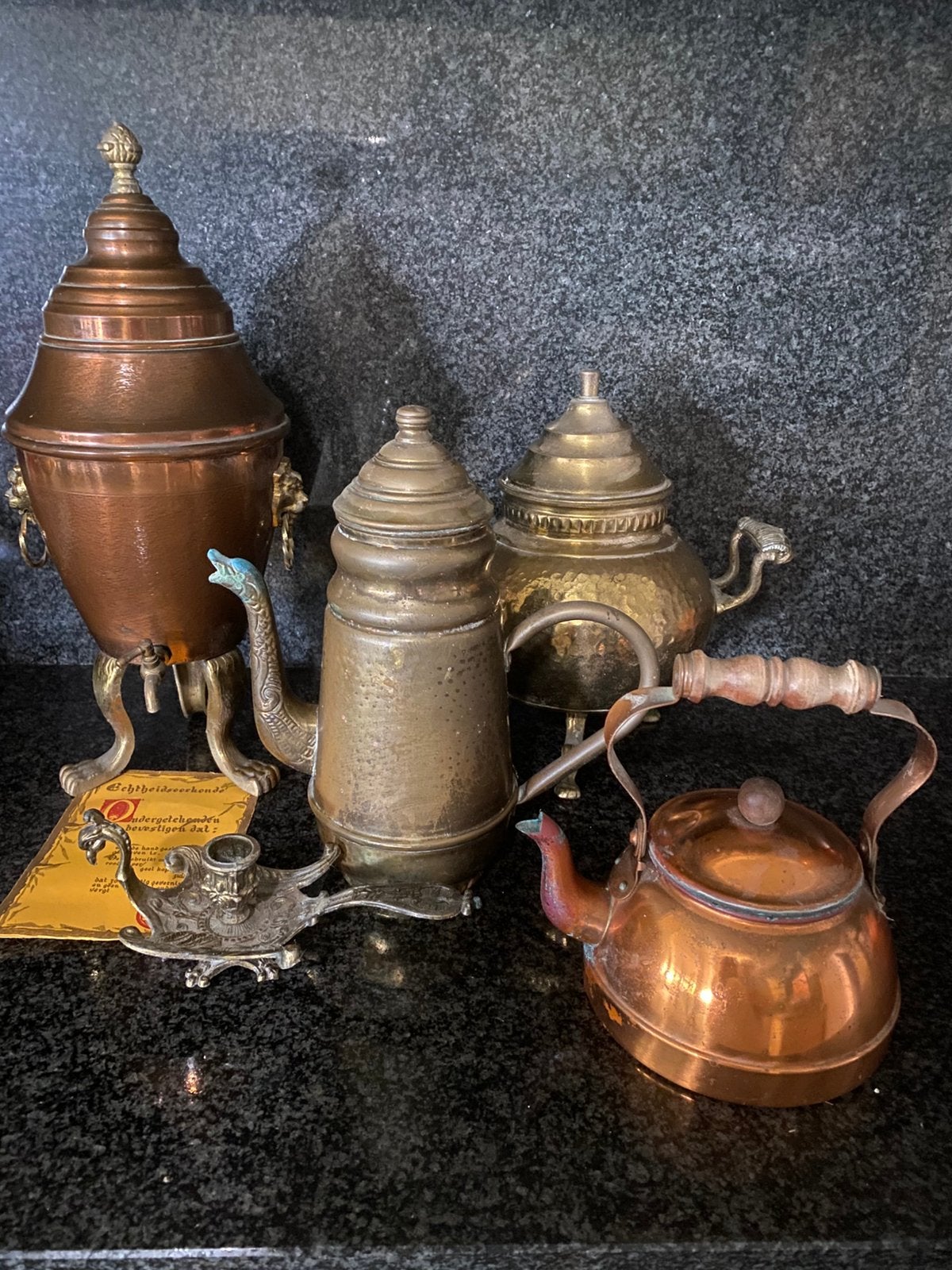 5 koperen voorwerpen, Ophalen