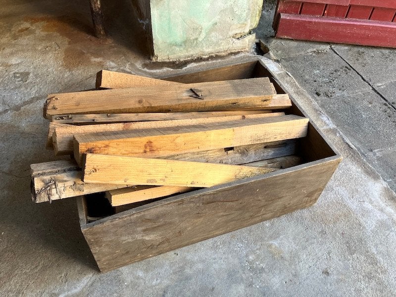 Petit lot de bois de chauffage + ancien tiroir déco en bois, Moins de 3 m³, Enlèvement, Autres essences de bois, Bûches