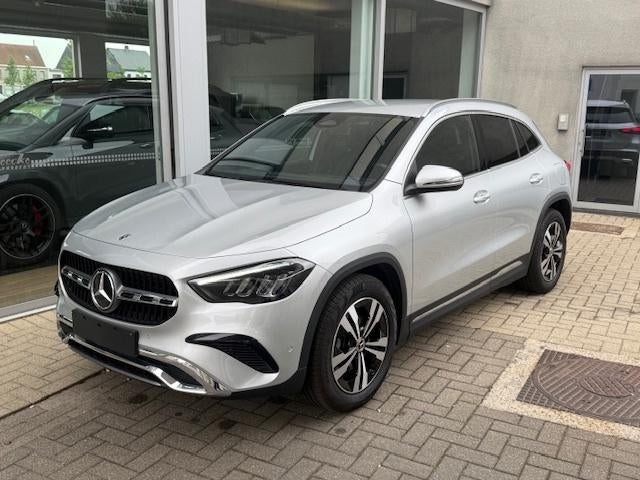 GLA 180 Progresive-Led-Cam-Trekh-CarPlay..., Auto's, Testrit aan huis, Lichtsensor, 4 cilinders, Leder en Stof