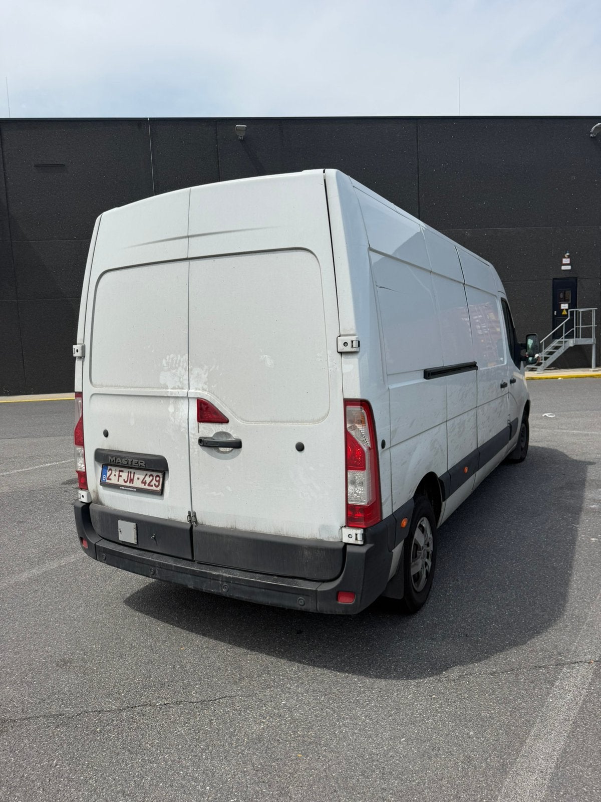 Maître Renault. Dégâts liés à la voiture