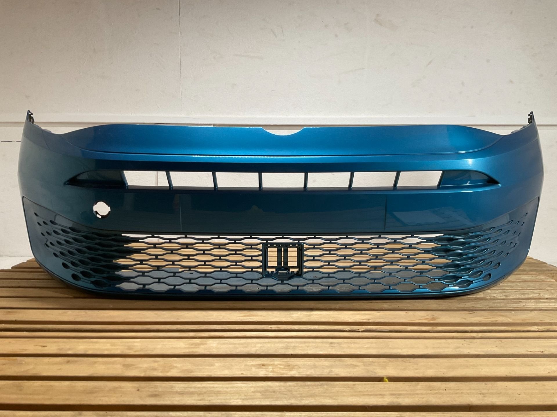 Voorbumper Volkswagen CADDY 2K7 2K7807221A 2021+ ORIGINEEL, Gebruikt, Volkswagen AG, Vw@volkswagen.de, Bumper