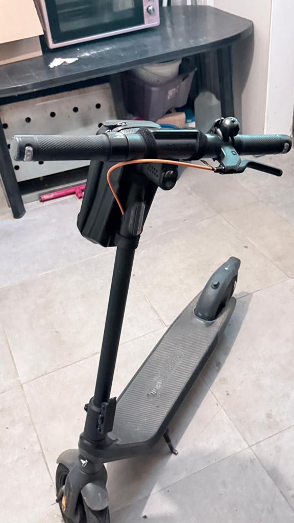 Elektrische step Ninebot E2 Pro, Vélos & Vélomoteurs, Trottinettes, Enlèvement, Utilisé, Step électrique (E-scooter)