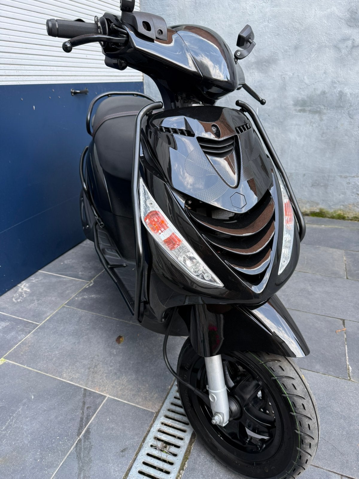 Piaggio Zip 50cc A-klasse – 2023 – Slechts 400 km, Fietsen en Brommers, Ophalen, Piaggio, Nieuw, Benzine