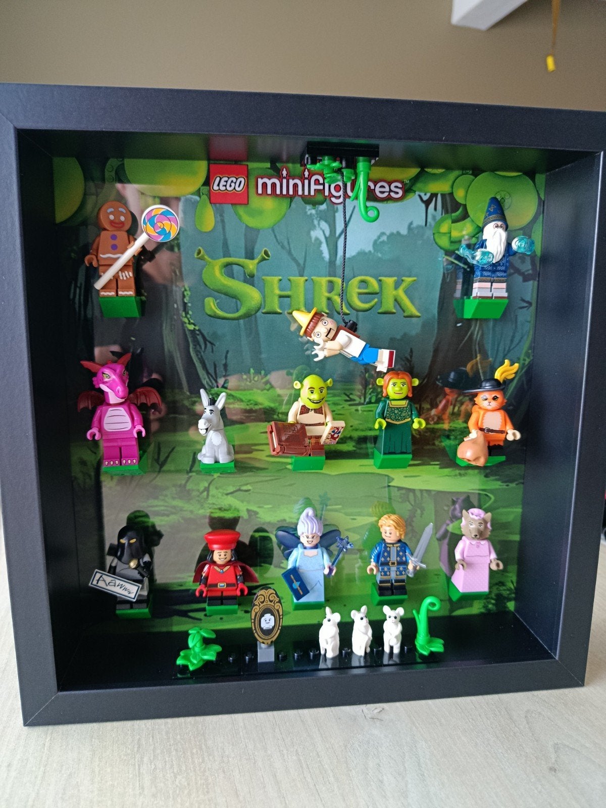 Minifigures Lego Shrek encadrées - ensemble complet, Enfants & Bébés, Enlèvement ou Envoi, Lego, Ensemble complet, Comme neuf