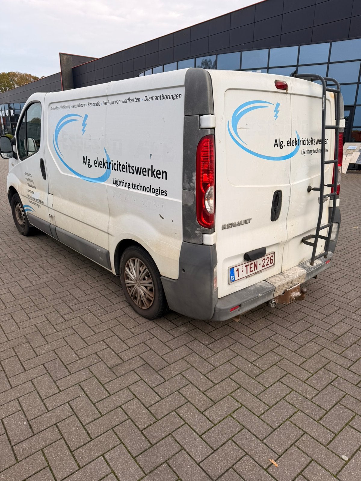 Auto lichte vracht, Ophalen