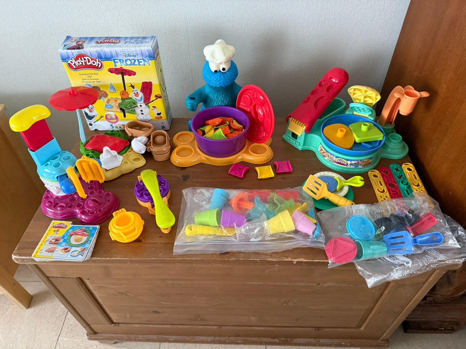 Playdoh serjes, Enfants & Bébés, Jouets | Autre, Enlèvement, Utilisé