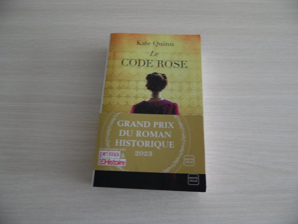 LE CODE ROSE       KATE QUINN, Enlèvement ou Envoi, Kate Quinn, Comme neuf, Amérique