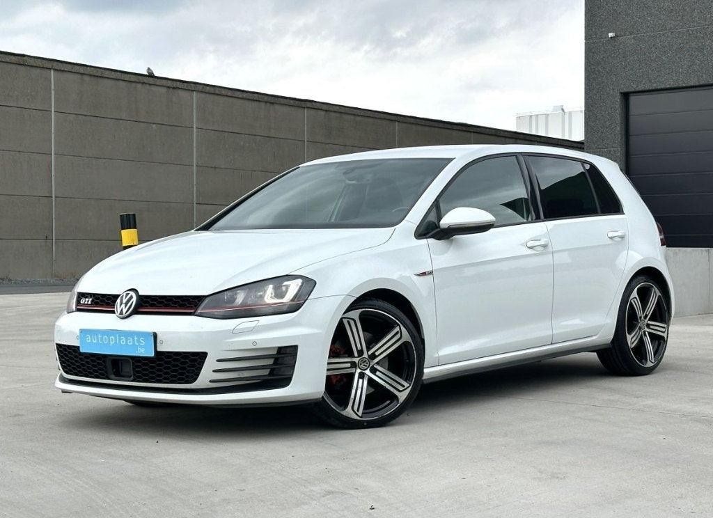 Volkswagen Golf GTI 2014 Eerste eigenaar 220pk, Auto's, Dealer onderhouden, 1984 cc, USB, Wit