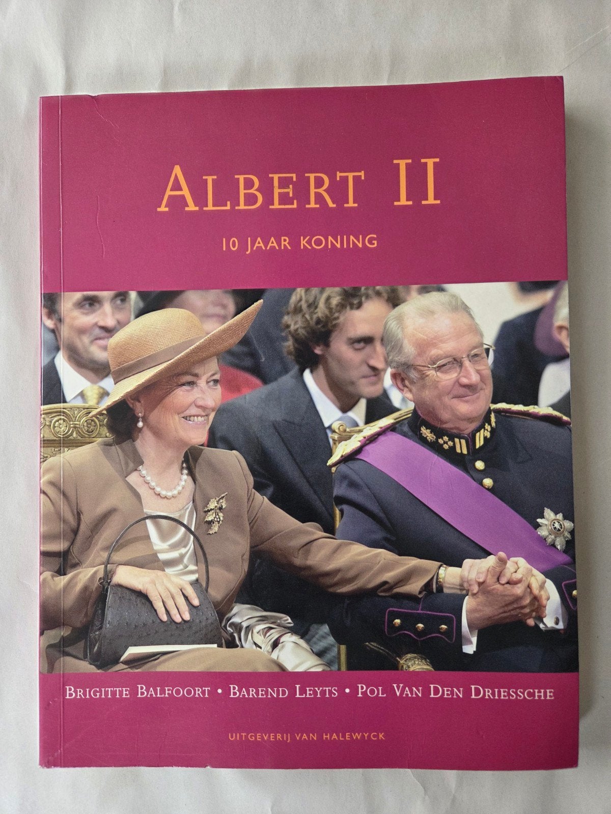 Albert II, Ophalen