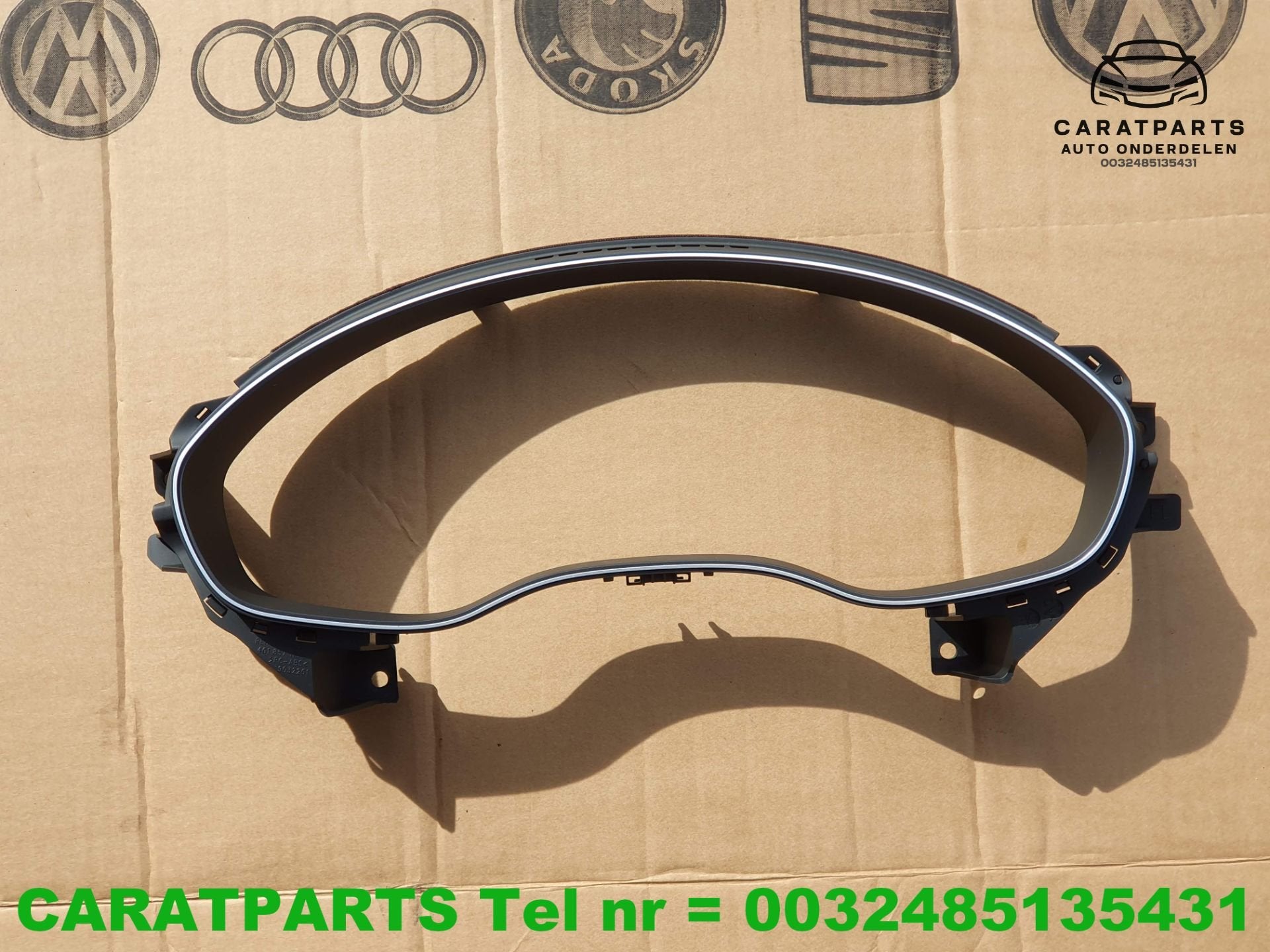 4G1857115B a6 couvercle de tableau de bord a7 4g c7, AUDI AG, Auto-Union-Strasse 1
85045  Ingolstadt, DE, Audi, Utilisé