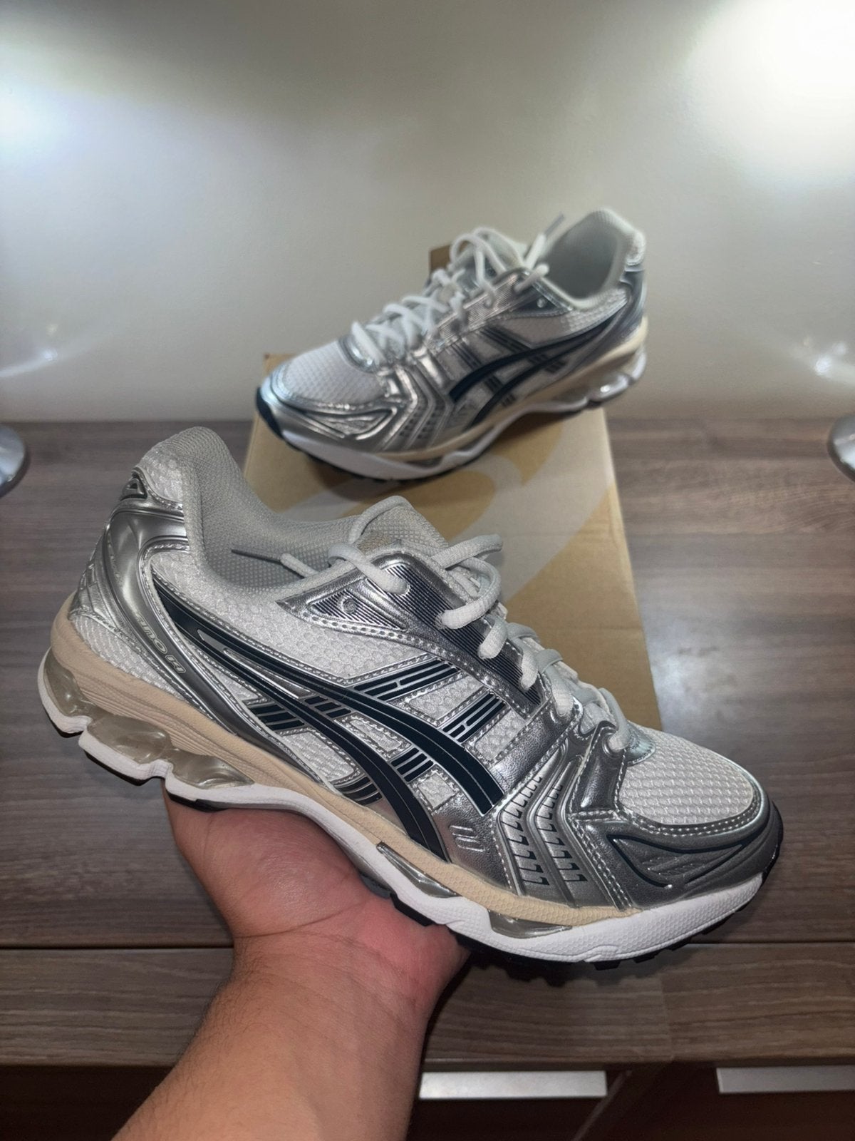 Asics Gel-Kayano 14, Enlèvement ou Envoi, Comme neuf, Blanc