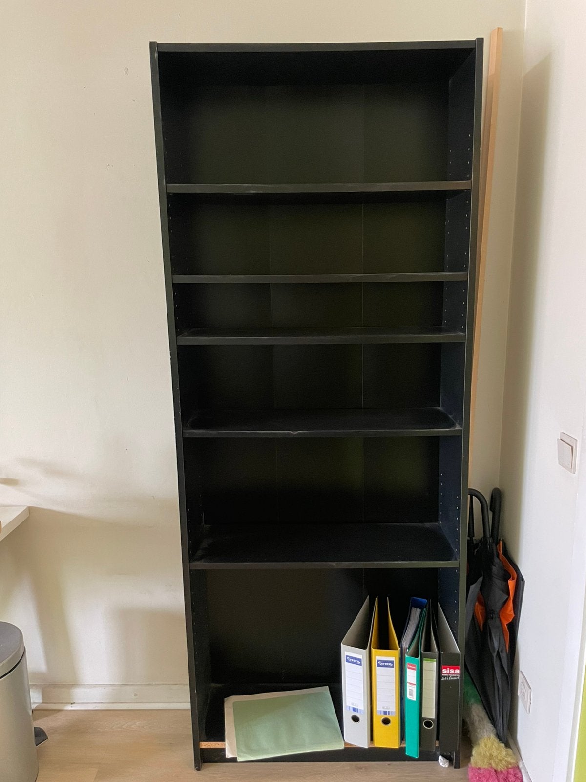 Zwarte ikea kast, Huis en Inrichting, Kasten | Boekenkasten, Ophalen, Gebruikt