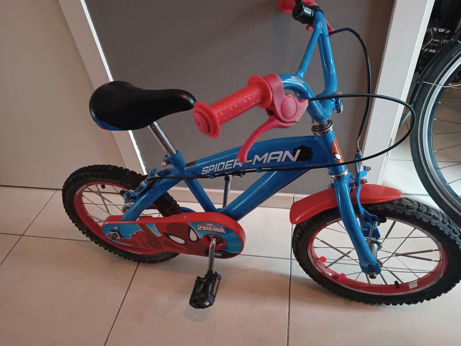 Kinderfiets 14inch Spiderman met zijwieltjes, Fietsen en Brommers, Fietsen | Kinderfietsjes, Ophalen, Zijwieltjes