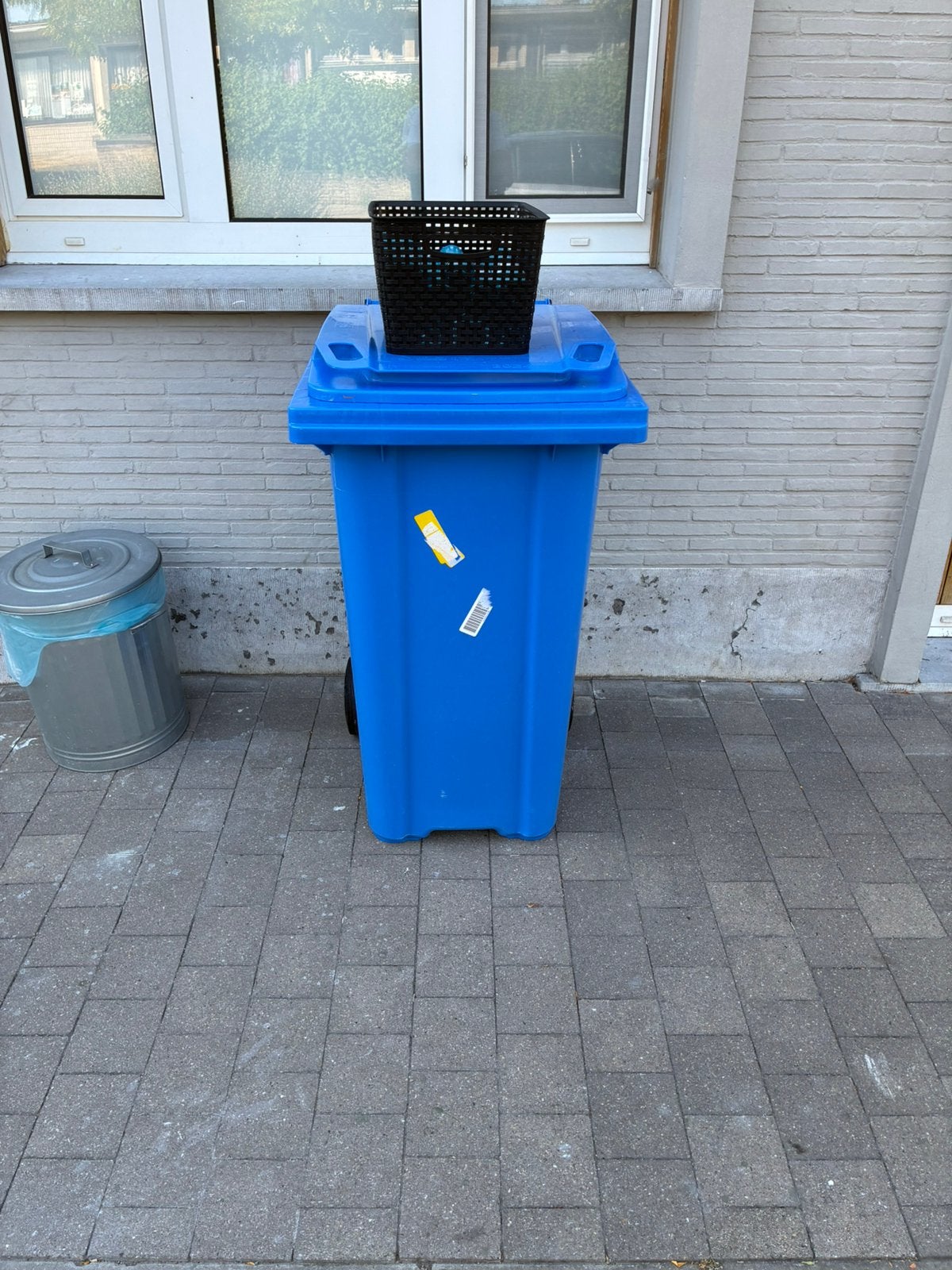Container bak, Ophalen, Zo goed als nieuw