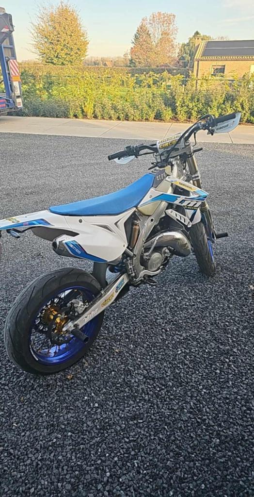 Supermoto jusqu'à 125fi, SuperMoto