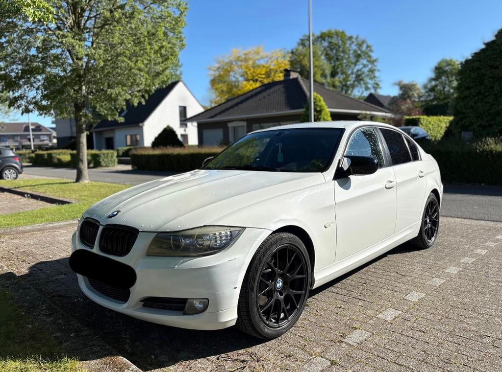 Bmw 318d E90 Facelift M-packet 2010 Navi Leder Xenon Airco, Autos, Euro 5, Achat, Noir, 5 portes