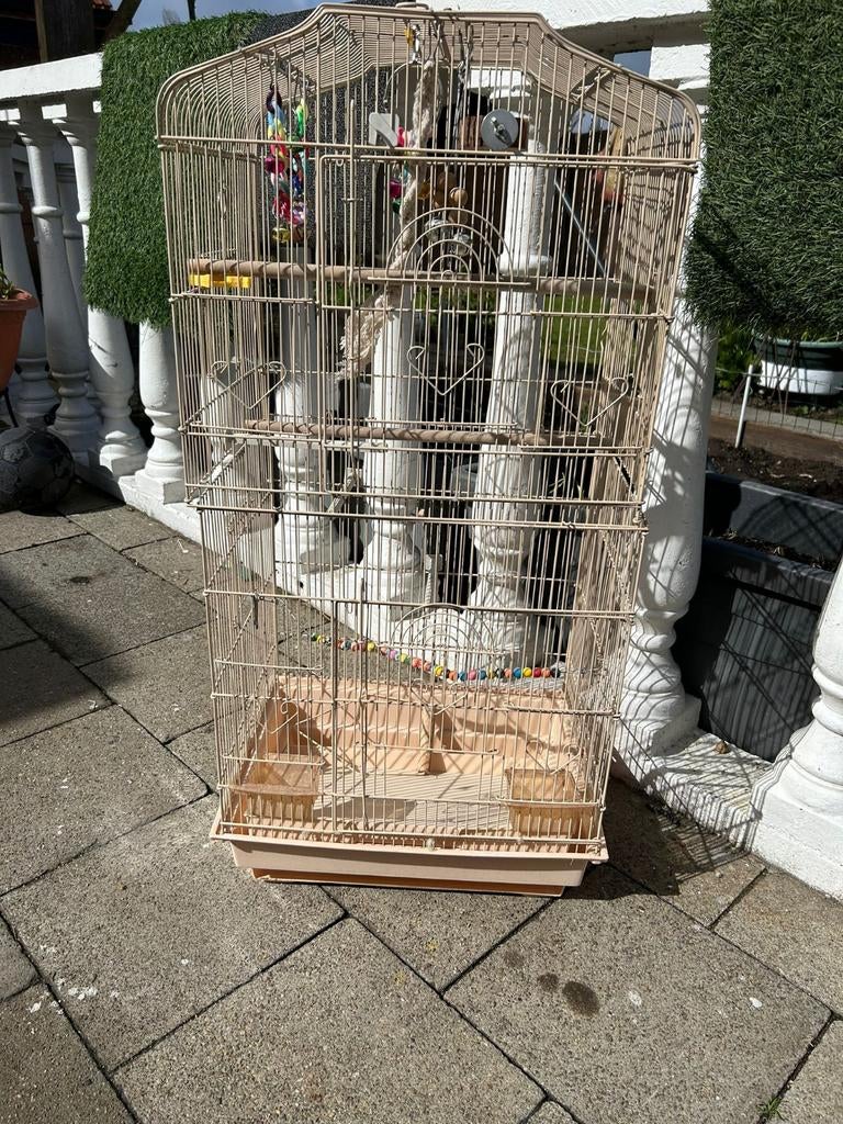 Mooie grote vogelkooi, Ophalen, Vogelkooi