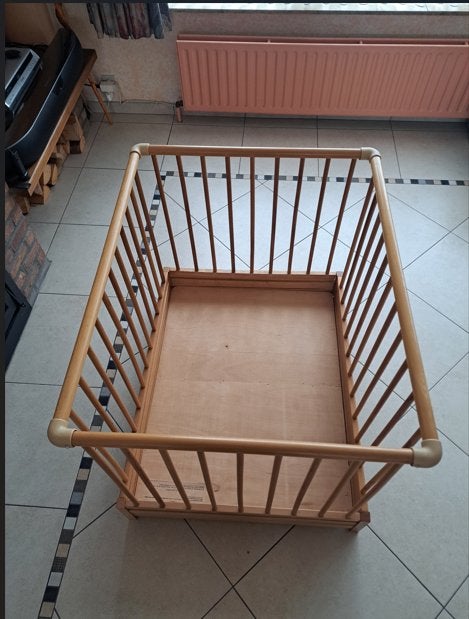 Quax babybox van natuurlijk hout + matras, Kinderen en Baby's, Babyparken, Ophalen of Verzenden, Zo goed als nieuw, In hoogte verstelbaar