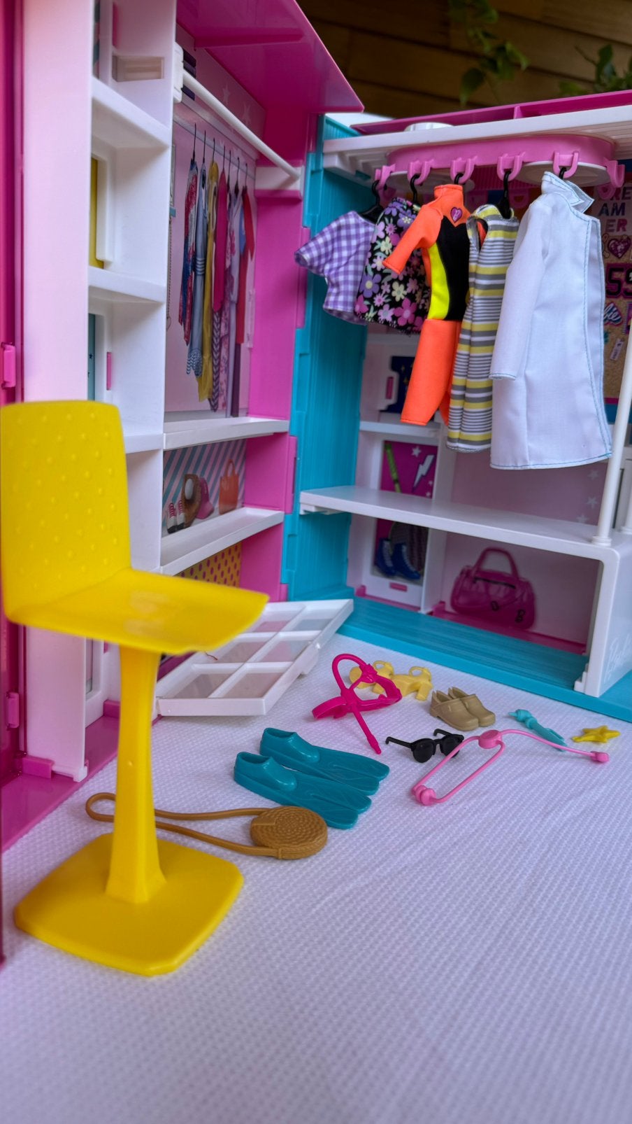 Barbie Super Kledingkast (Dream Closet), Ophalen, Barbie