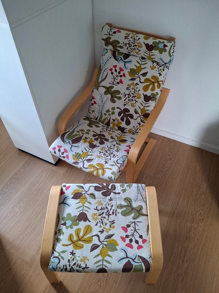 IKEA POÄNG fauteuil met het bijpassende voetenbankje, Ophalen, Zo goed als nieuw, Hout