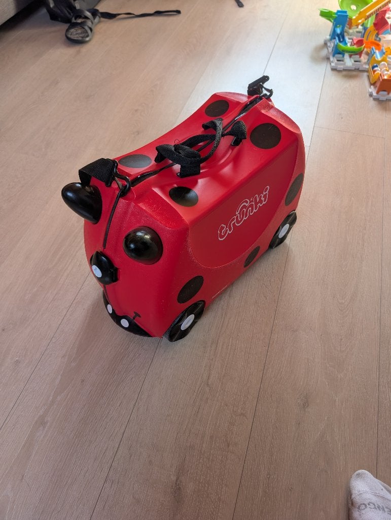 Trunki kinderkoffer (Lieveheersbeestje), Ophalen, Gebruikt, Hard kunststof, Minder dan 50 cm